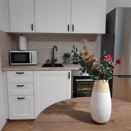 Humboldt Feel Good Apartments Wenen Buitenkant foto