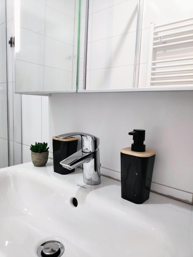 Humboldt Feel Good Apartments Wenen Buitenkant foto