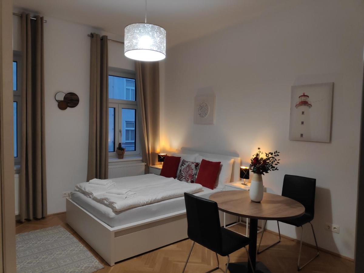Humboldt Feel Good Apartments Wenen Buitenkant foto